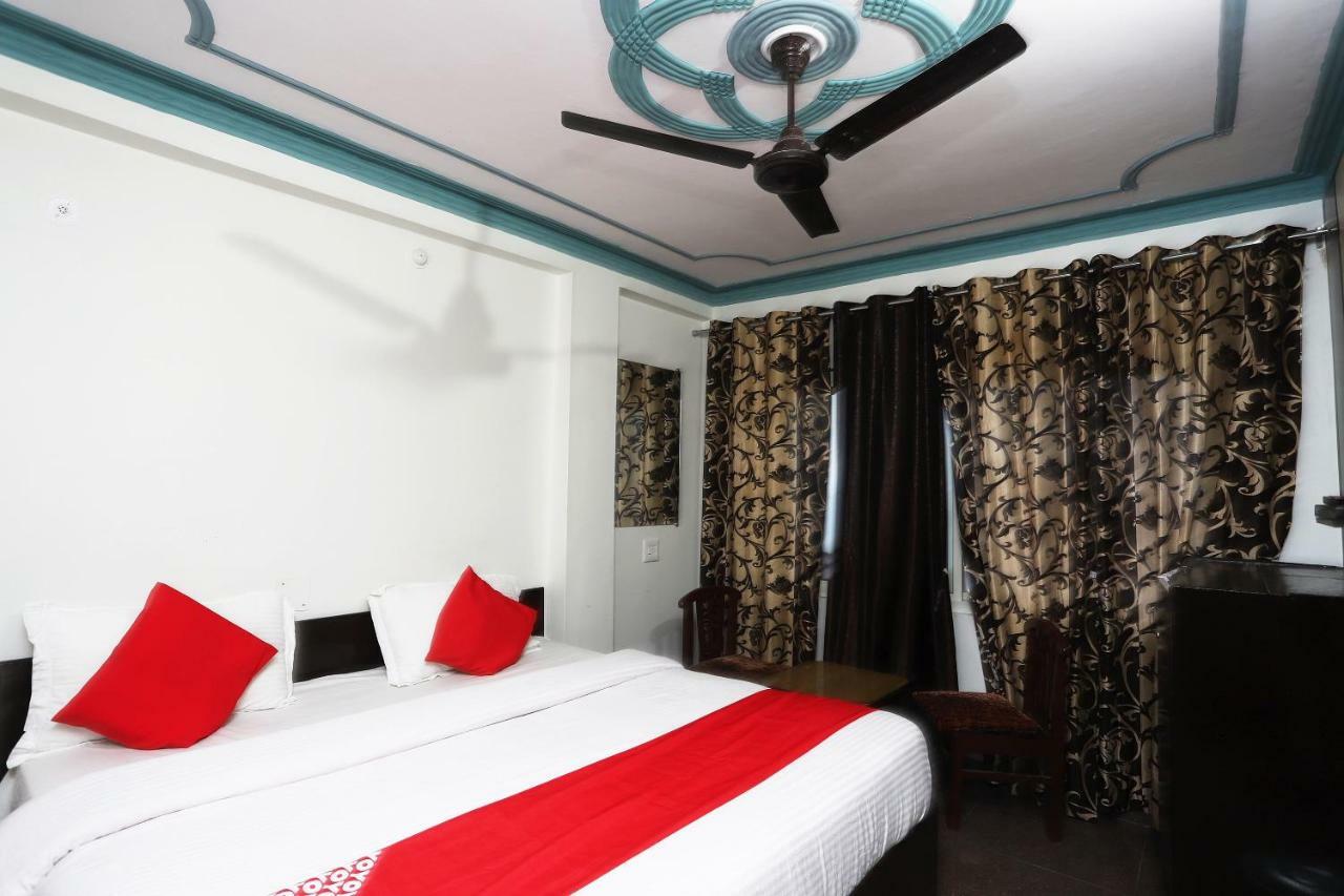 Oyo 43694 Hotel Hillson Pauri Eksteriør billede