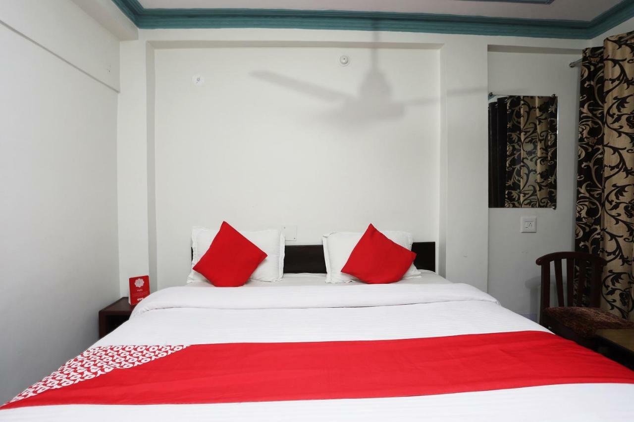 Oyo 43694 Hotel Hillson Pauri Eksteriør billede